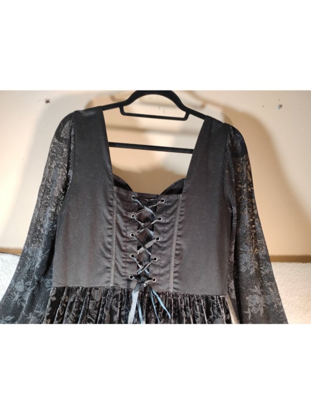Hot Topic Black Velvet Corset Dress Y2K Whimsigoth Skulls Stretch Hi Lo XL Black - Picture 5 of 12